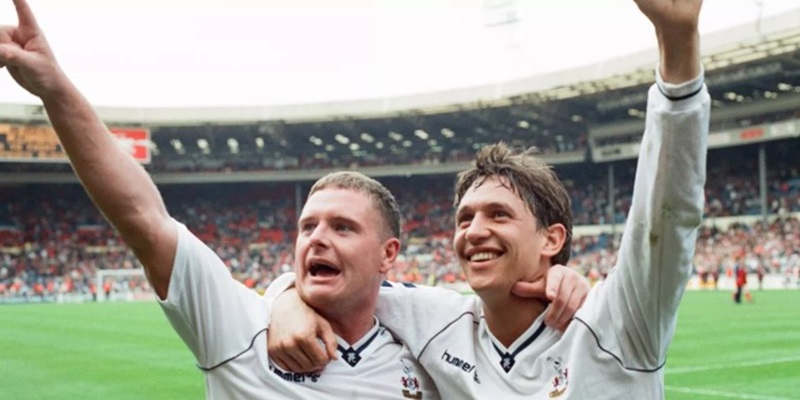 Paul Gascoigne và Gary Lineker là hai ngôi sao hàng đầu của Spurs năm 1991